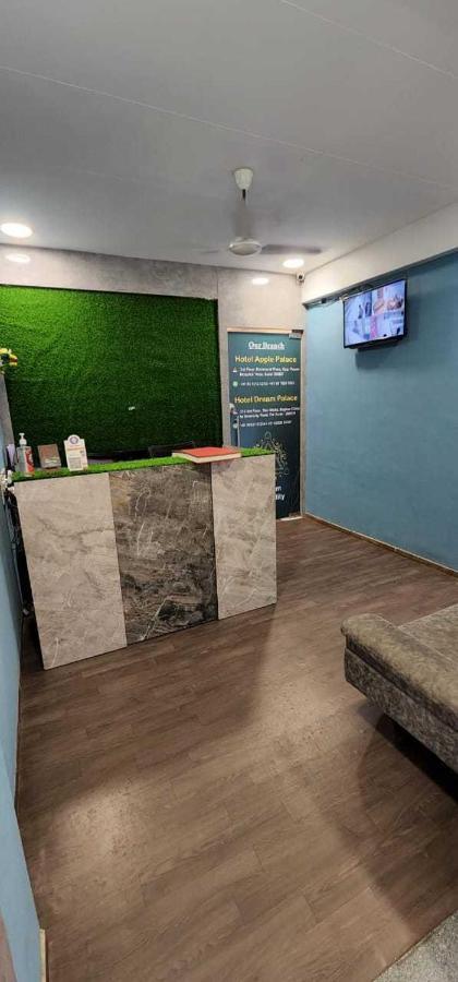 סוראט Oyo Hotel Apple Inn מראה חיצוני תמונה