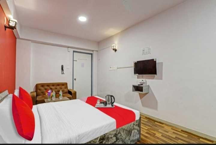 סוראט Oyo Hotel Apple Inn מראה חיצוני תמונה