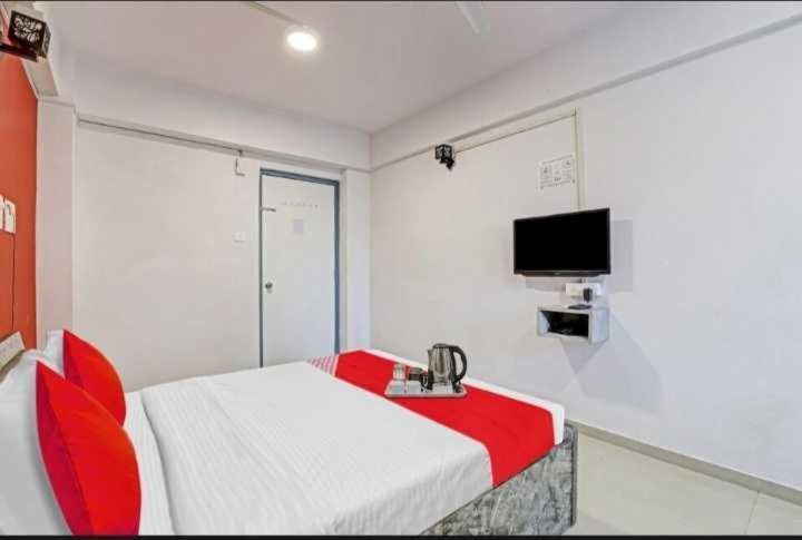 סוראט Oyo Hotel Apple Inn מראה חיצוני תמונה