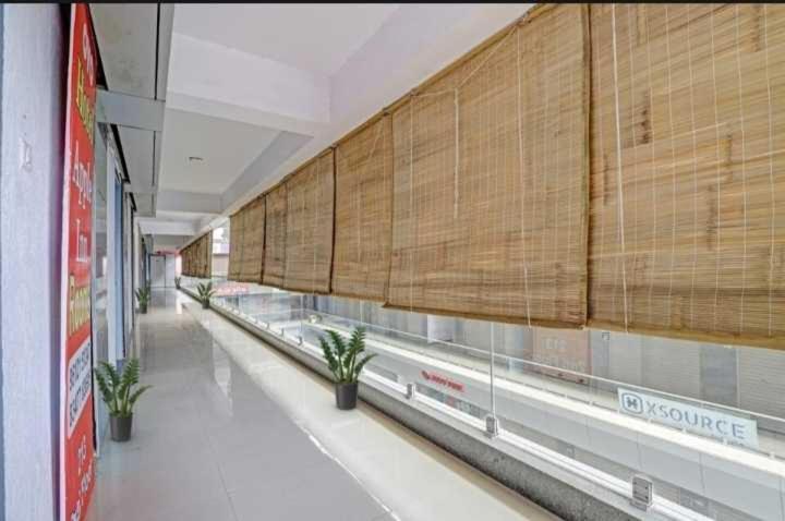 סוראט Oyo Hotel Apple Inn מראה חיצוני תמונה